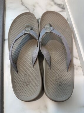 Chaco Women's Lowdown Flip Grey Sandals size 8